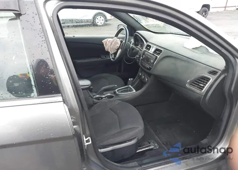 2013 Chrysler 200 Touring z USA, uszkodzony, nr VIN 1C3CCBBB7DN762611